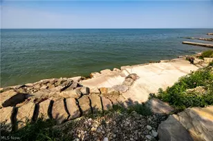 4247 E Lake Rd, Sheffield Lake, OH 44054 - Photo 43