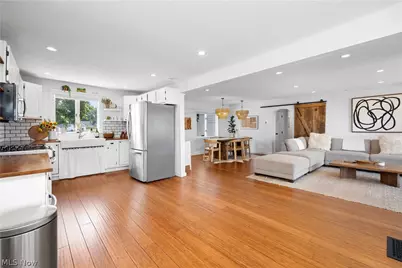 4247 E Lake Road, Sheffield Lake, OH 44054 - Photo 5