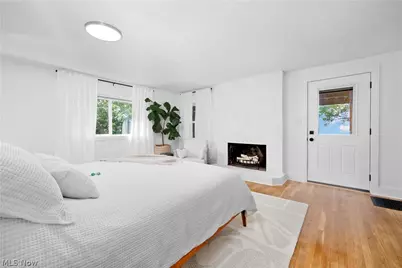 4247 E Lake Road, Sheffield Lake, OH 44054 - Photo 15