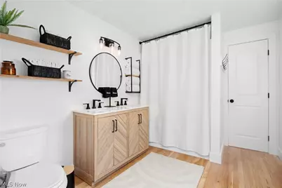 4247 E Lake Road, Sheffield Lake, OH 44054 - Photo 19