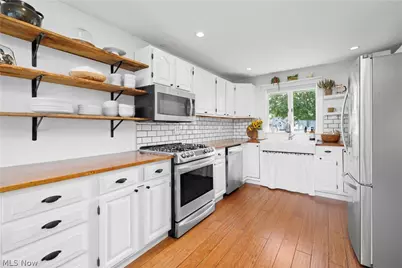 4247 E Lake Road, Sheffield Lake, OH 44054 - Photo 7