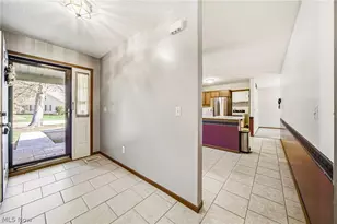 6183 Worthington Ln, Mentor, OH 44060 - Photo 3