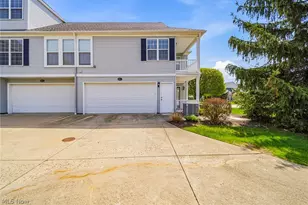 351 E Legend Ct, Highland Heights, OH 44143 - Photo 3