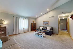 10415 Penniman Dr, Chardon, OH 44024 - Photo 7