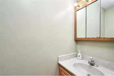 917 Proehl Drive, Barberton, OH 44203 - Photo 11