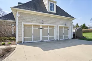 2242 Rock Creek N, Akron, OH 44333 - Photo 31