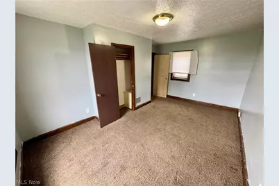 1217 Shriver Avenue NE, Canton, OH 44705 - Photo 33