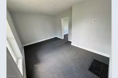 1217 Shriver Avenue NE, Canton, OH 44705 - Photo 7