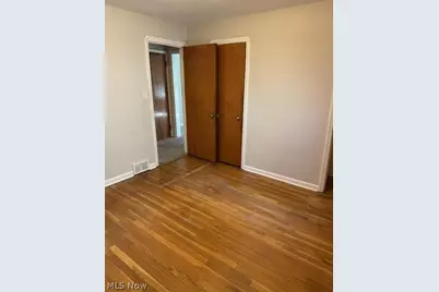 5857 W 54th Street, Parma, OH 44129 - Photo 7