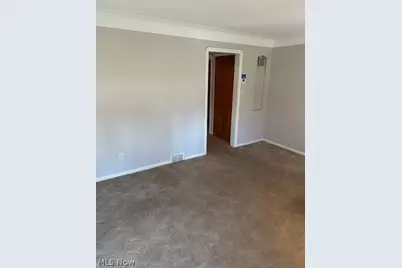 5857 W 54th Street, Parma, OH 44129 - Photo 3