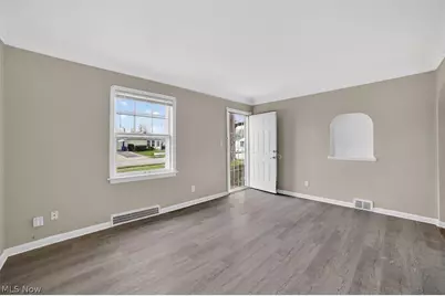 17208 Lipton Avenue, Loveland, OH 44128 - Photo 3