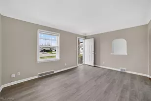 17208 Lipton Ave, Loveland, OH 44128 - Photo 3