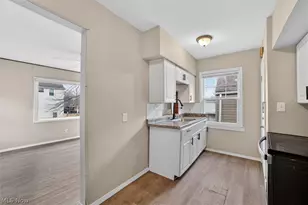 17208 Lipton Ave, Loveland, OH 44128 - Photo 7