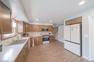 10396 Dewhurst Rd, Elyria, OH 44035 - Photo 7
