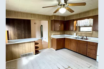 1011 Adams Street, Coshocton, OH 43812 - Photo 9