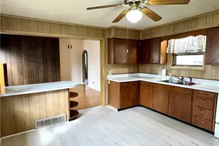 1011 Adams St, Coshocton, OH 43812 - Photo 9