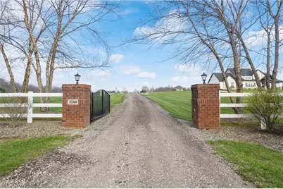 10366 Immel Street NE, Canton, OH 44721 - Photo 3