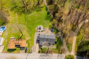 71805 Sharon Rd, Bridgeport, OH 43912 - Photo 9