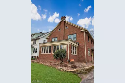 224 Casterton Avenue, Akron, OH 44303 - Photo 1