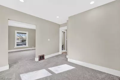 941 Carnegie Avenue, Akron, OH 44314 - Photo 15