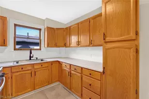941 Carnegie Ave, Akron, OH 44314 - Photo 25