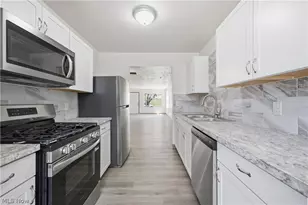 127 Blackburn St, Campbell, OH 44405 - Photo 7