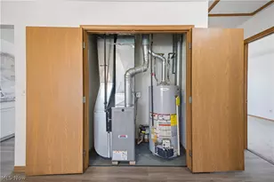 127 Blackburn St, Campbell, OH 44405 - Photo 23