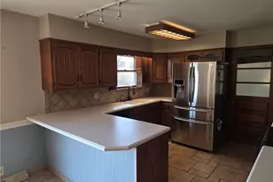 2000 Shady Ln, Zanesville, OH 43701 - Photo 5