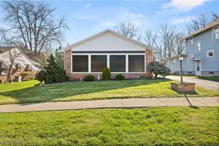 128 Walter St, Bellevue, OH 44811 - Photo 1