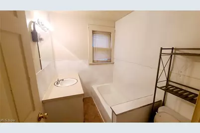 18 Whitney Avenue S, Youngstown, OH 44509 - Photo 7