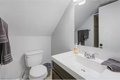 38346 Dolores Drive, Eastlake, OH 44095 - Photo 17