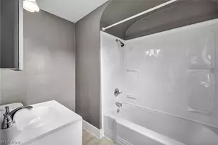 330 18th St, Elyria, OH 44035 - Photo 19