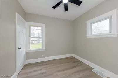 9711 Aetna Road, Loveland, OH 44105 - Photo 13