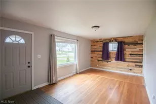 107 Renee Dr, Struthers, OH 44471 - Photo 3