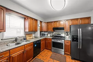 7906 Kenton Ave, Parma, OH 44129 - Photo 11