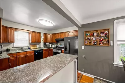 7906 Kenton Avenue, Parma, OH 44129 - Photo 9