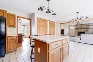 8105 Caymen Ct, Canfield, OH 44406 - Photo 11