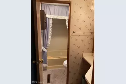 3812 Mahoning Road NE, Canton, OH 44705 - Photo 11