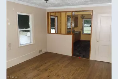 2456 E 37th Street, Lorain, OH 44055 - Photo 3