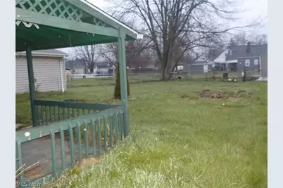 2456 E 37th Street, Lorain, OH 44055 - Photo 17