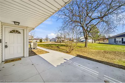 7981 Carriage Circle #B, Mentor, OH 44060 - Photo 3