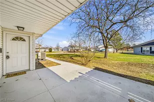 7981 Carriage Circle, Mentor, OH 44060 - Photo 3