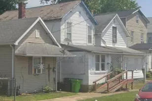 215 E 5th St, Uhrichsville, OH 44683 - Photo 3