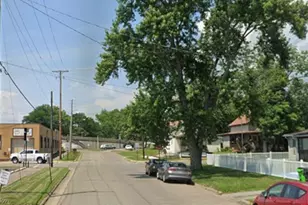 215 E 5th St, Uhrichsville, OH 44683 - Photo 5