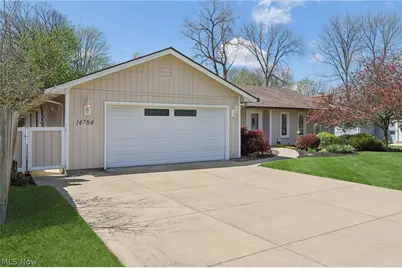 14784 Stone Creek Oval, Strongsville, OH 44149 - Photo 3