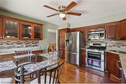 14784 Stone Creek Oval, Strongsville, OH 44149 - Photo 11