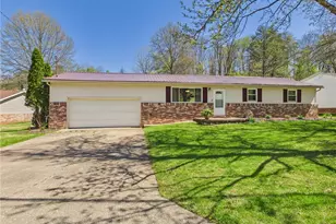 254 Suzanne St, Washington, WV 26181 - Photo 3
