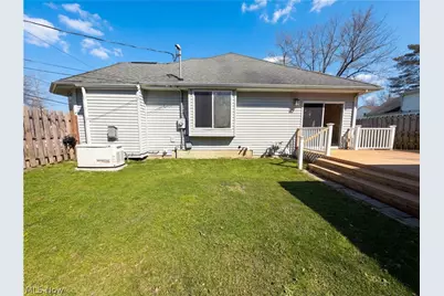 7049 Woodland Avenue, Chagrin Falls, OH 44023 - Photo 5