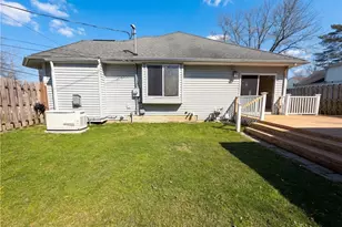 7049 Woodland Ave, Chagrin Falls, OH 44023 - Photo 5