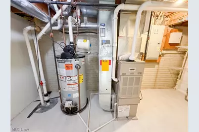 7049 Woodland Avenue, Chagrin Falls, OH 44023 - Photo 27